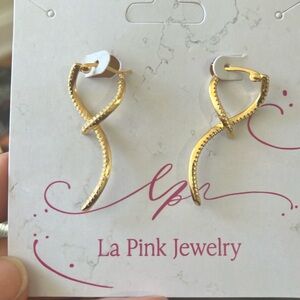 New earring gold covered in gold 18 and zircônia